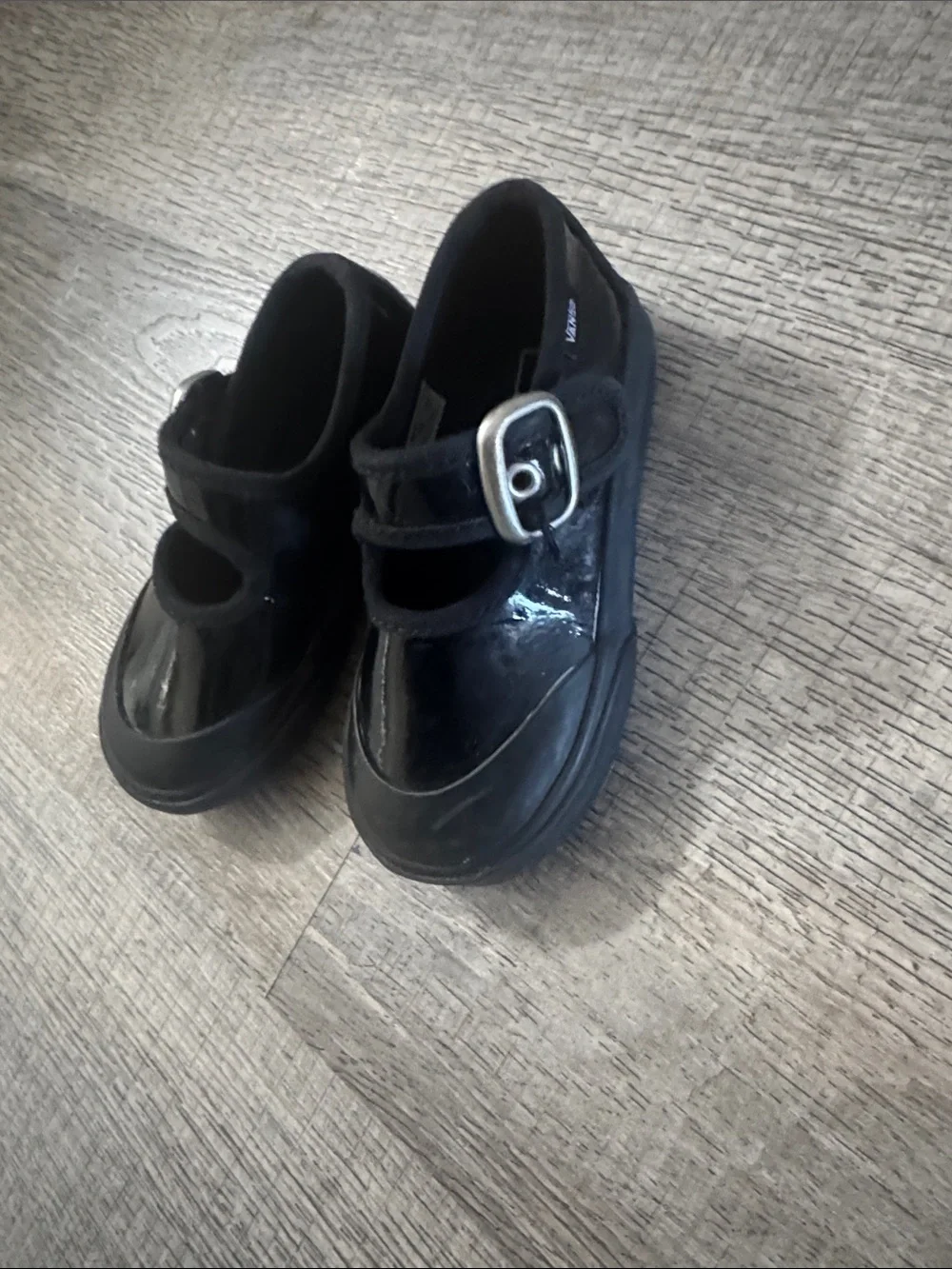 Vans shiny black